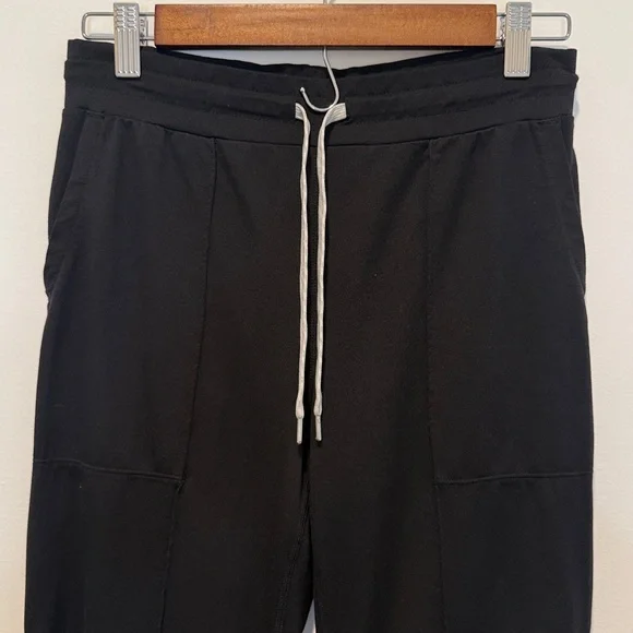 Vuori Women’s Black Drawstring bootcut pants. Small. - Picture 3 of 4